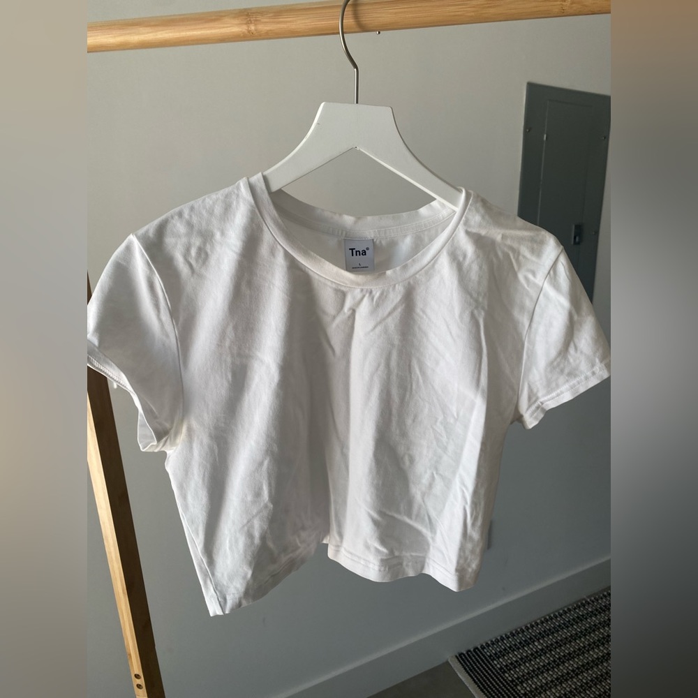 Basic White Aritzia TNA Crop Top